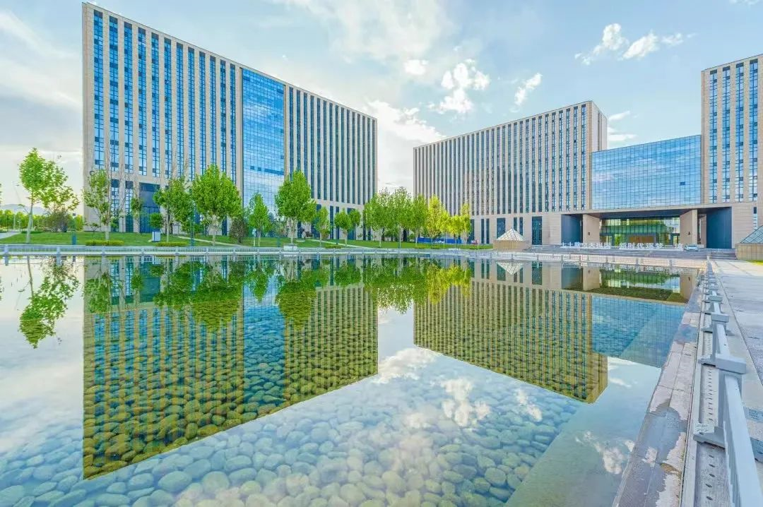 它位于北航沙河校区核心区,总建筑面积为21.